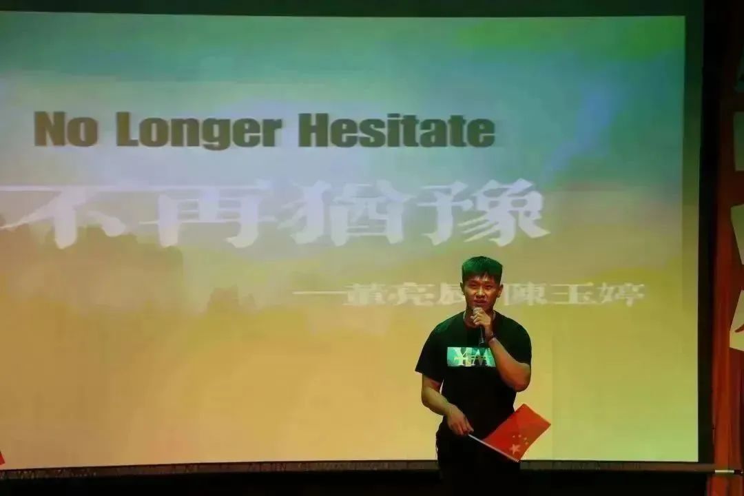 537a94a27ce64bc684b522deda3a9bc6.jpg 537a94a27ce64bc684b522deda3a9bc6.jpg